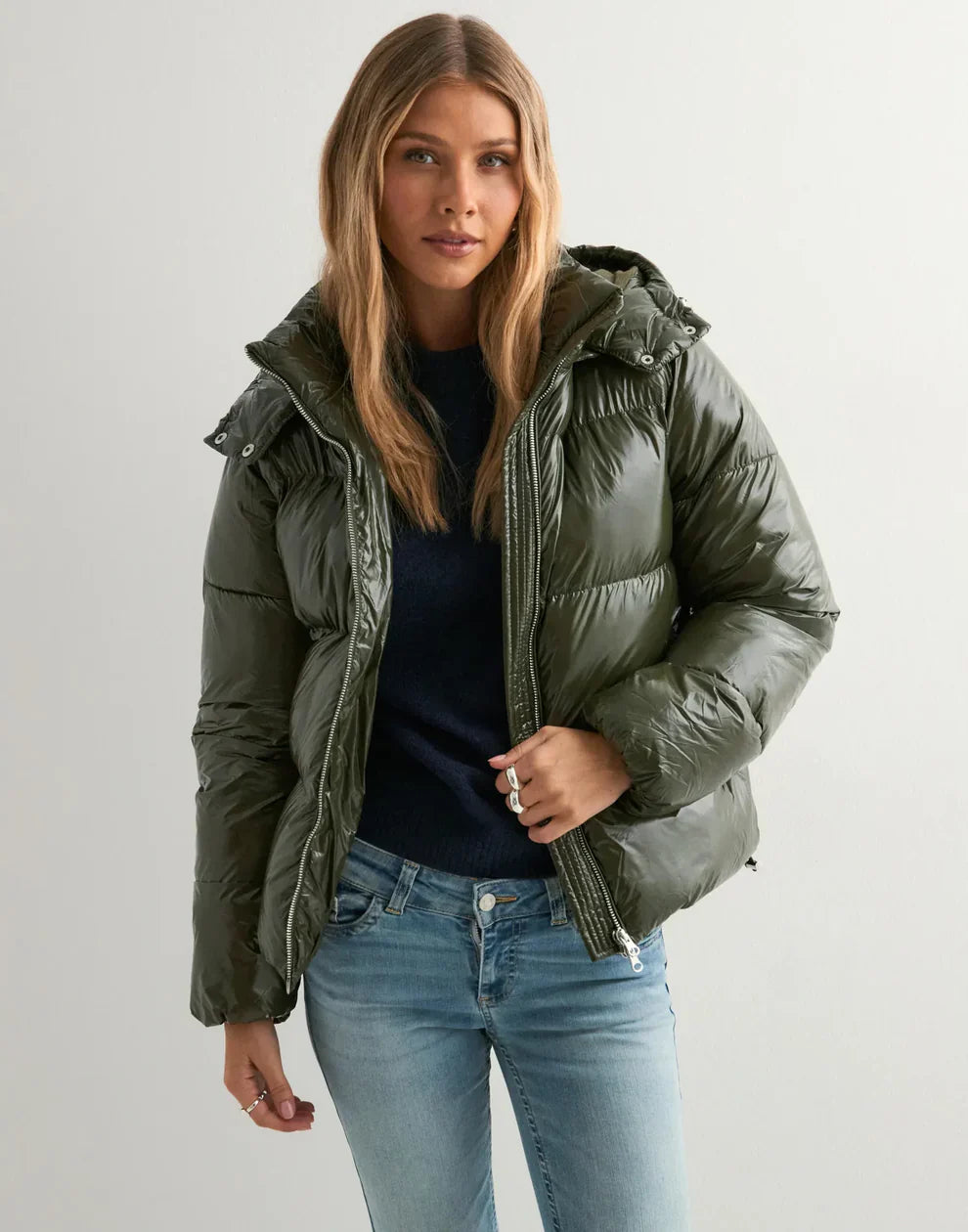 Elyora | Glossy down jacket